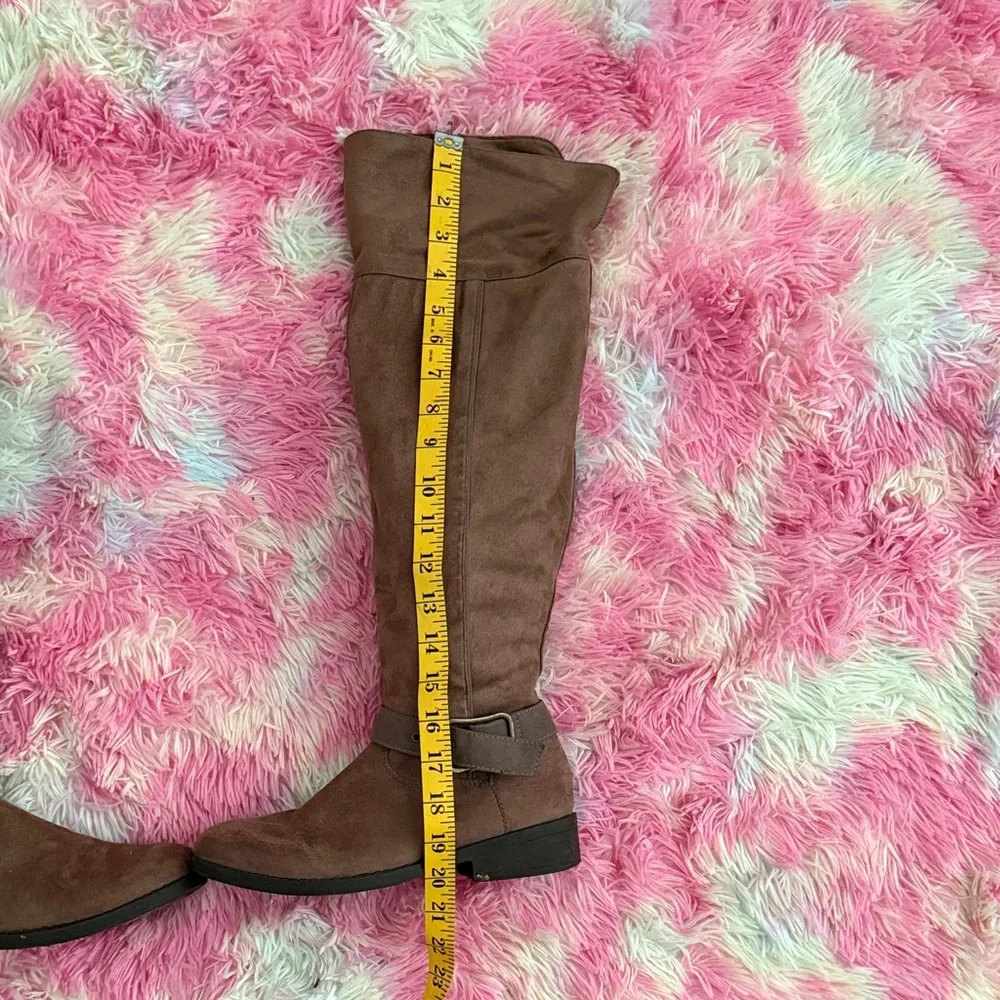 Chic Over the Knee Tan Boots